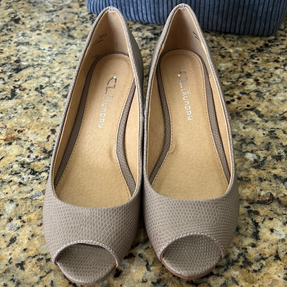 Tan wedges